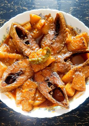 মিষ্টি কুমড়ো দিয়ে ইলিশ মাছ রেসিপির প্রধান ছবি
