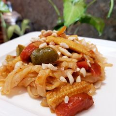 A picture of Pad Thai Noodles.
