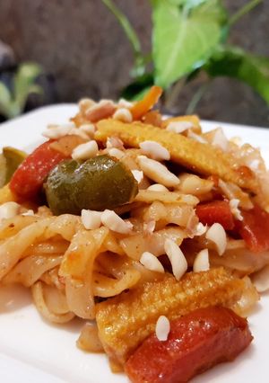 A picture of Pad Thai Noodles.