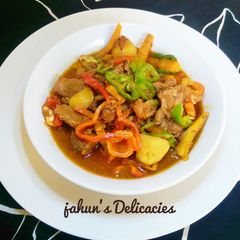 A picture of Beef sauce.