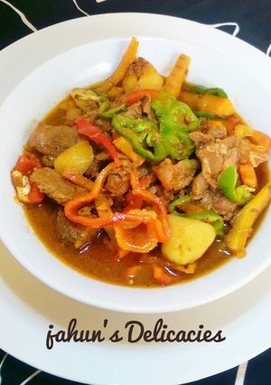 A picture of Beef sauce.
