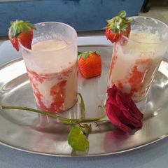 A picture of Strawberry rasmalai milkshake.