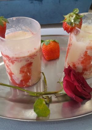 A picture of Strawberry rasmalai milkshake.