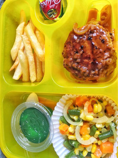 Foto resep Bekal anak sekolah bistik ayam Dan sauted vegie