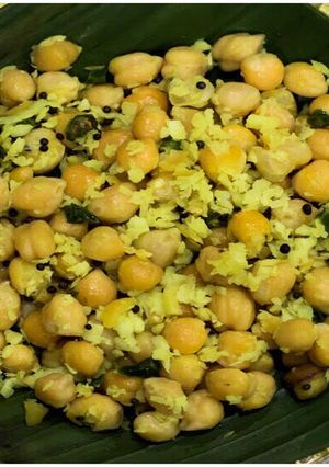 A picture of White Chickpeas Sundal.