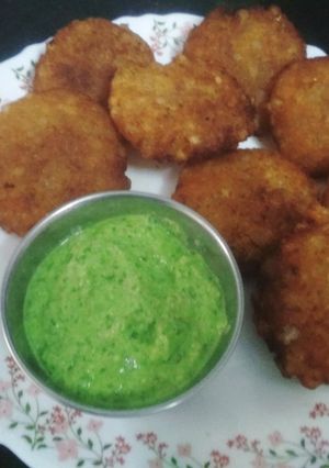 સાબુદાણા ના વડા (Sabudana Vada Recipe In Gujarati) રેસીપી મુખ્ય ફોટો