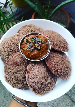 A picture of Ragi idli.