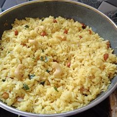 A picture of Kaju poha.