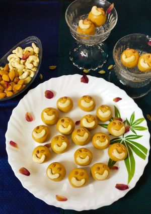 बूरा साखरेचे बेसन लाडू (besan laddu recipe in marathi) रेसिपी चे मुख्य फोटो 