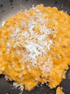 Una foto de Risotto integral de calabaza y queso de cabra