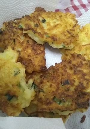 A picture of Scallion Rice Fritters (Torrejas de Arroz).