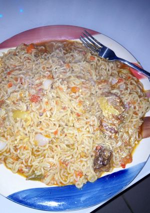A picture of Spicy indomie with suya.