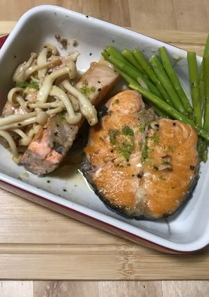 白酒佐鮭魚 的食譜成品照片