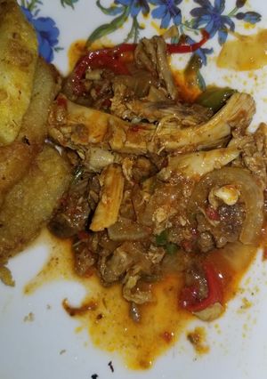 A picture of Shredded beef and chicken sauce.