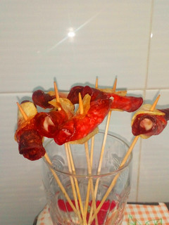 Una foto de Pincho de chorizo y patata