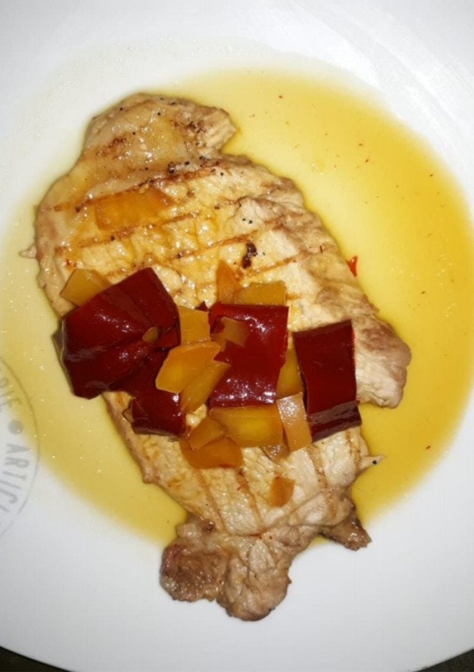 Una foto de Lomo de cerdo en salsa chutney de durazno
