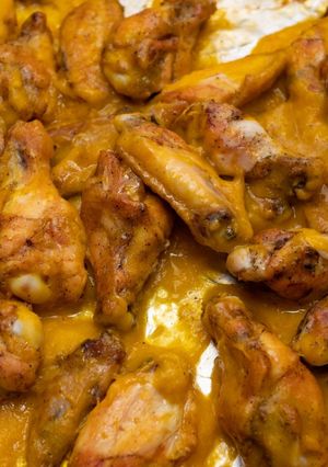 Una foto de Alitas horneadas mango-habanero