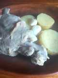 Cabrito al vino y ajo