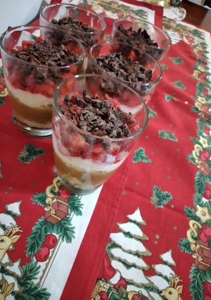 Una foto de Postre en copa fácil