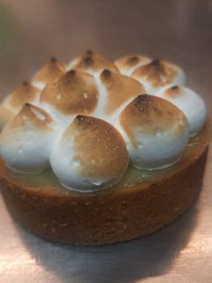 عکسی از دستور تارت با کرم لیمو و مرینگ