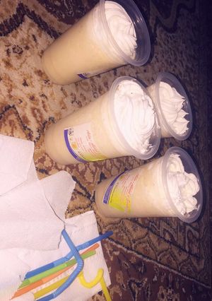 A picture of Banana and Apple milkshake.