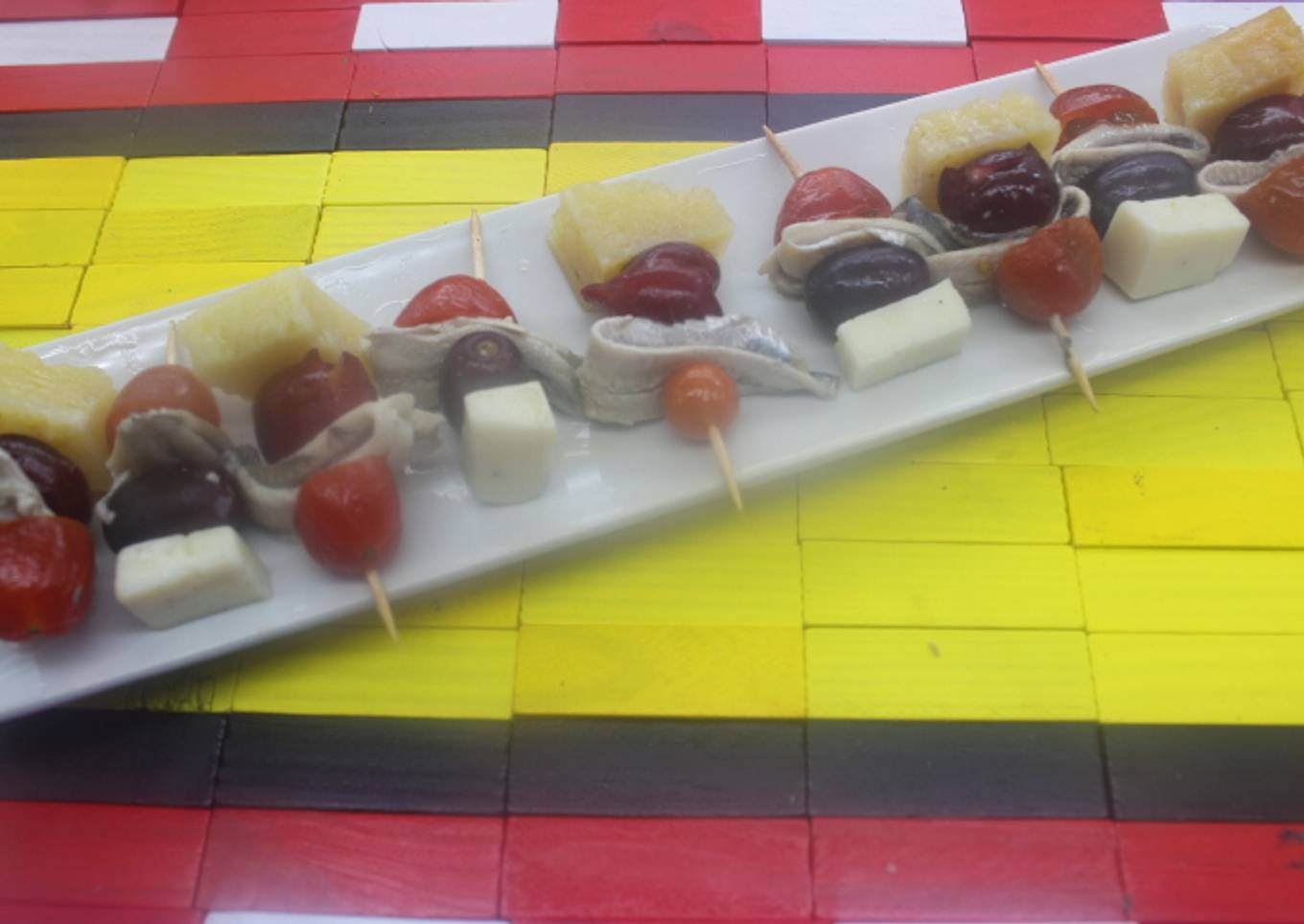 Aperitivo con cerezas o uvas