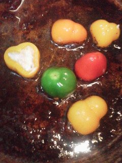 Una foto de Puntas de pimientos pequeños rellenas. Aptas celíacos y muchos alérgicos.