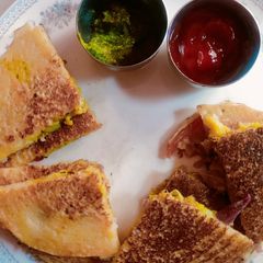 A picture of Suji ke sandwich.