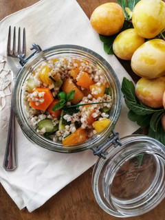 Foto di Insalata di grano saraceno con susine e verdure 🌷