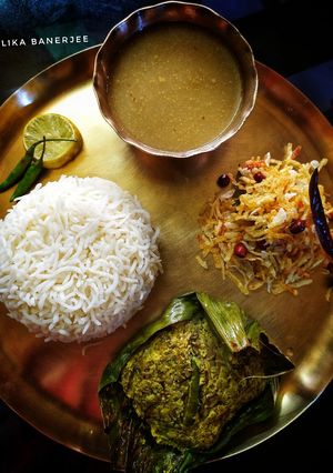 A picture of মোচার পাতুরি.
