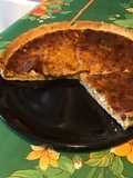 Tarte au thon, oseille et feta (pâte brisée aux algues)
