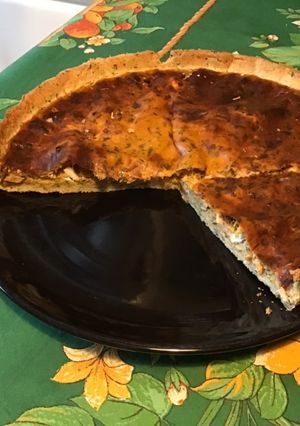 Une photo de Tarte au thon, oseille et feta (pâte brisée aux algues)