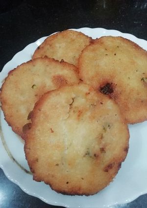 A picture of Sooji Kachori.