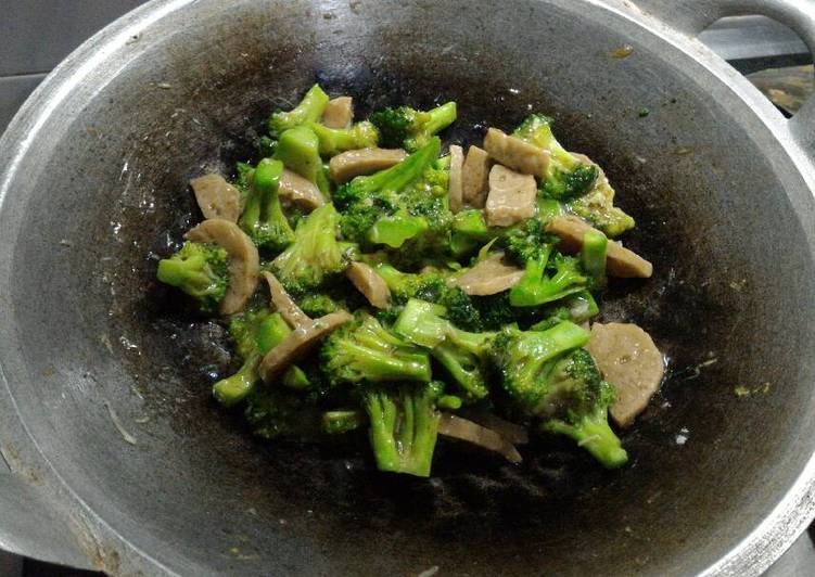 Proses memasak Brokoli Bakso Lezat