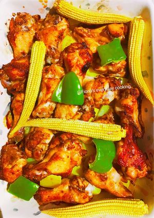 A picture of Roasted chicken wings with veggies烤箱版蔬菜烤鸡翅根.