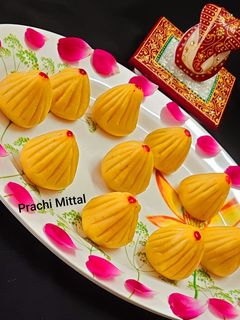 बेसन दूध मोदक (besan doodh modak recipe in Hindi) रेसिपी मुख्य फोटो