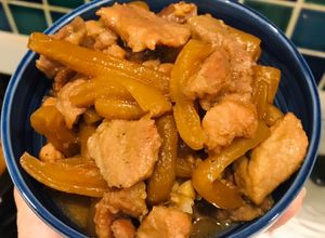 Hình của món Thịt ba rọi kho củ cải muối.