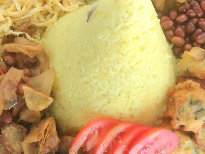 Langkah Mudah untuk Membuat Resep Tumpeng Nasi Kuning Mini Komplit yang Uenak Anti Ribet, Lezat Sekali
