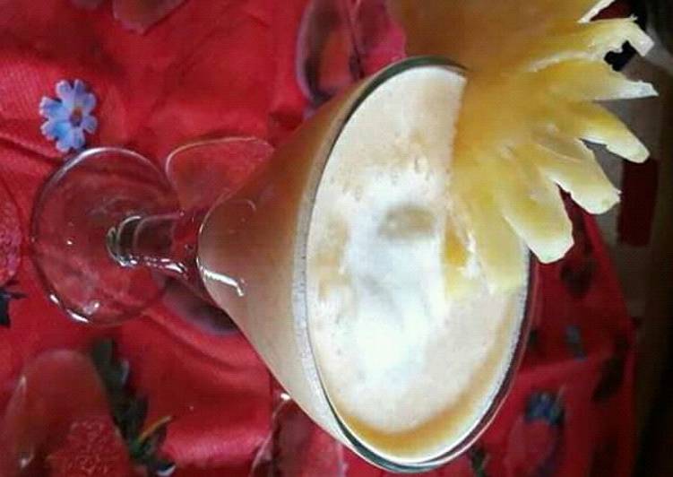 Coconut pinapple smoothie