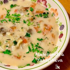 A picture of Creamy Soup with Porcini Mushrooms.