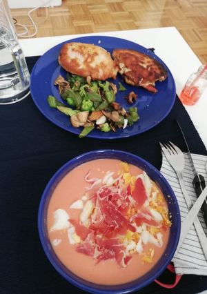 Una foto de Parkiños rellenos de jamón, queso y pimiento
