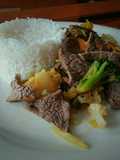 Wok de ternera con arroz