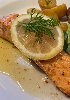 Foto resep Salmon with lemon butter sauce