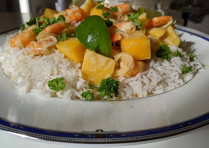 Curry de crevettes et mangue