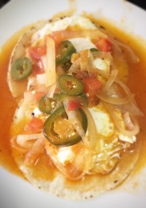 Una foto de Huevos rancheros Flores
