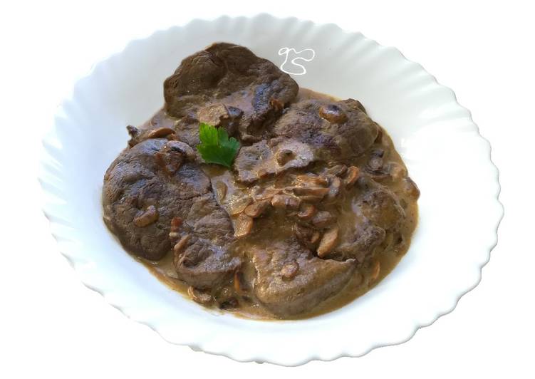 Solomillo con salsa al Jerez y champiñones