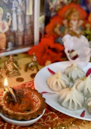 A picture of Ukadiche modak (steamed modak).