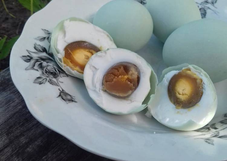 Langkah Mudah untuk Menyiapkan Telur Asin Bebek 🥚🧂, Bisa Manjain Lidah