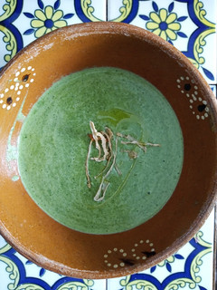 Una foto de Crema de espinaca y elote 🍵🌱🌽
