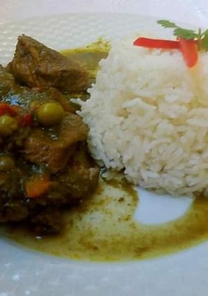 Una foto de Carne a la cacerola con timbal de arroz 🍲